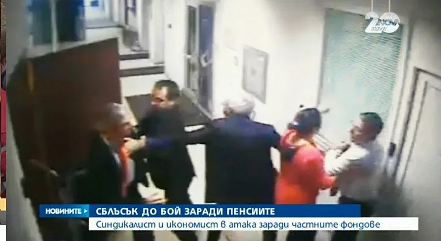 ВИДЕО: Бой между лидера на КНСБ и Каролев заради пенсиите 