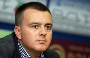 Петър Ганев: Пълнят бюджетна дупка с пенсионни сметки