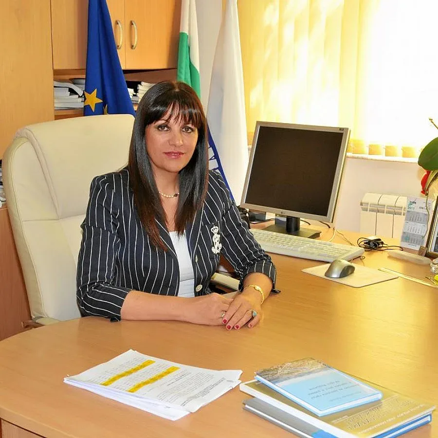 Шефка брани пост с болничен