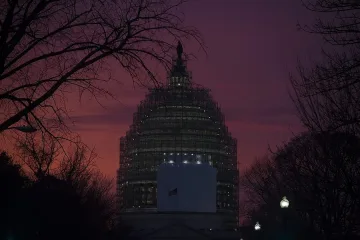 US Сенатът одобри парите за правителството