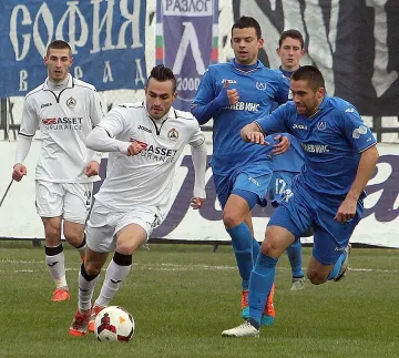 "Славия" надви "Левски" с хеттрик на Манзоро