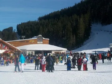 Стартът на сезона тръгна със сняг, слънце и шампиони