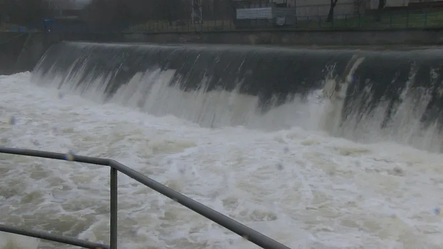 Обстановката в наводнените райони се нормализира