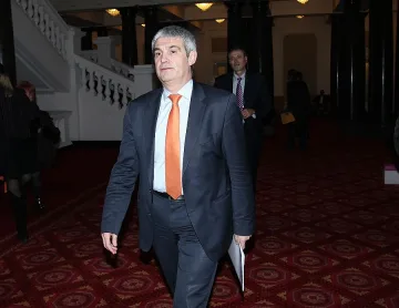 КНСБ: Не трябва да се вдига стажът, а пенсиите