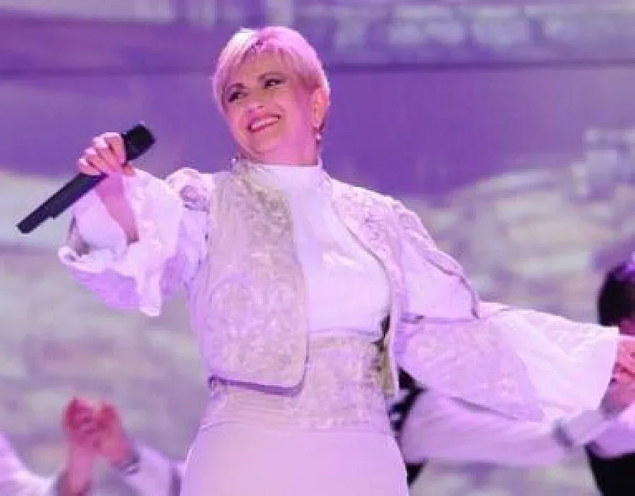 Чакърдъкова препълни "Арена Армеец"