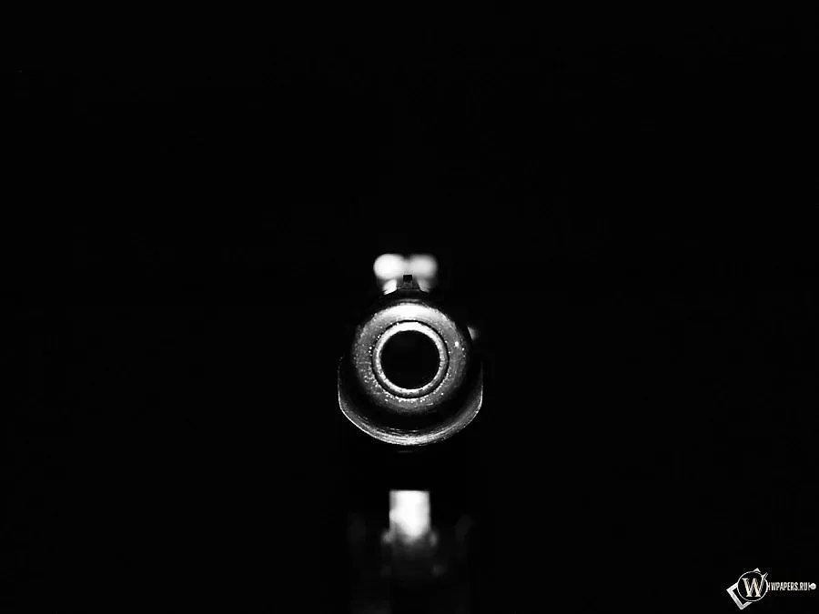 Издирват убийците на търговец