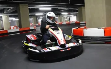 Грациите се пускат на картинг