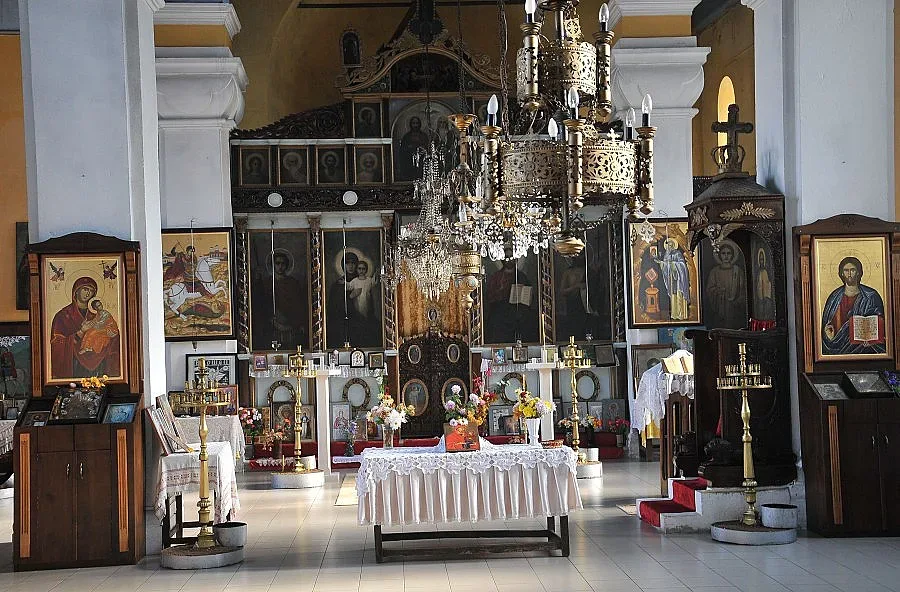 Художници от Монтана бранят ценни икони