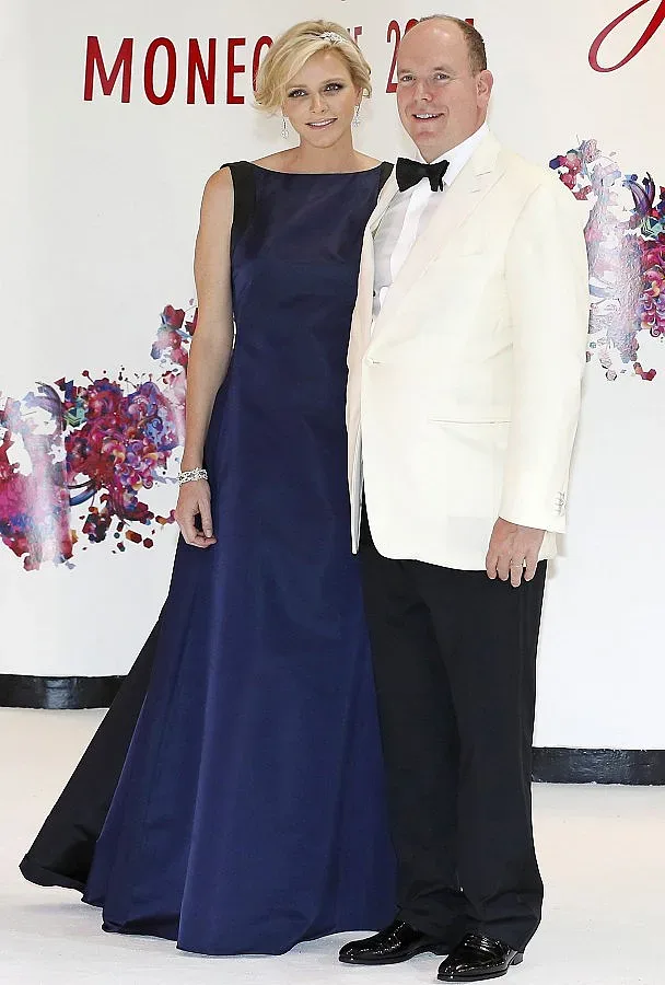 42 салюта за близнаците на Монако