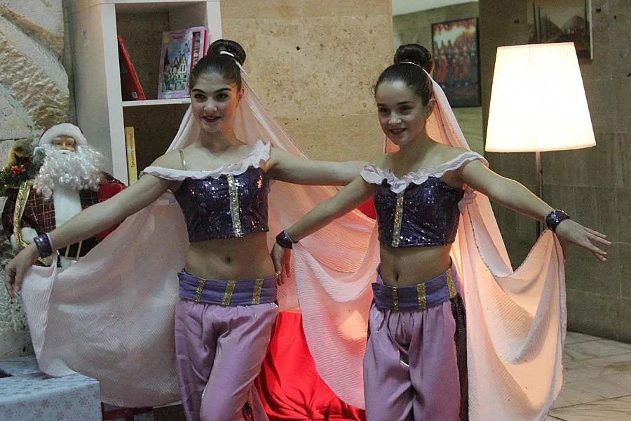 „Аладин и вълшебната лампа” зарадва деца в Благоевград