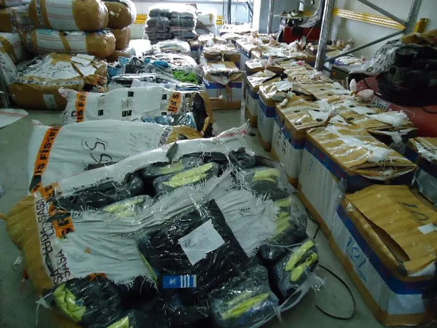 Задържаха нелегални цигари, валута и дрехи менте на турската граница