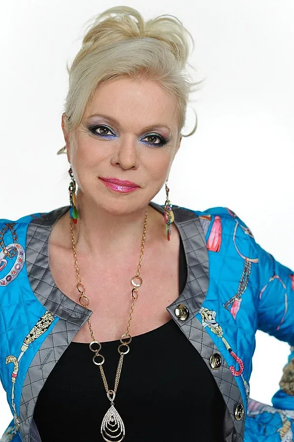 Искра Радева дирижира хитове на века