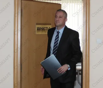 Лукарски разпореди проверки на интернет търговията по празниците