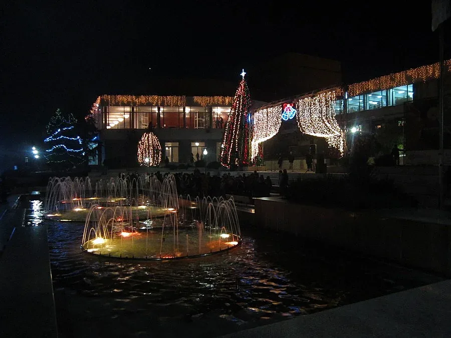 Елхата в Сандански грейва с концерт