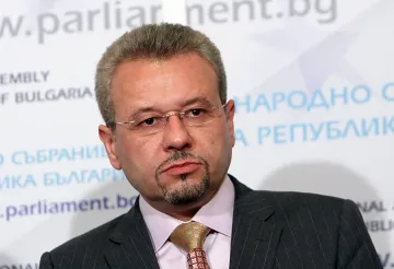 Москов си направи политическо харакири