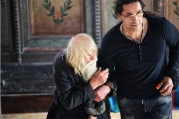 Звезда от "Далас" снима филм за дядо Добри