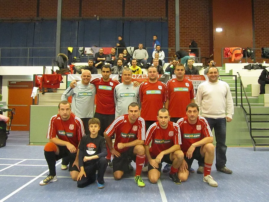 "Лозенец Юнайтед" за 12-а година в Холандия