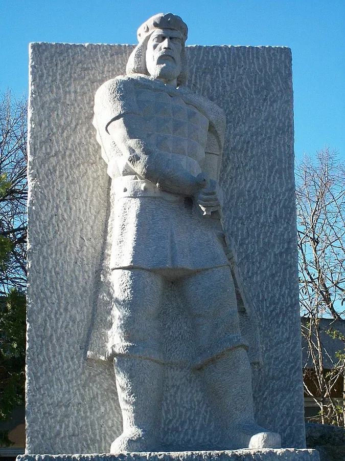 Цар Самуил се извиси край пътя за Гърция