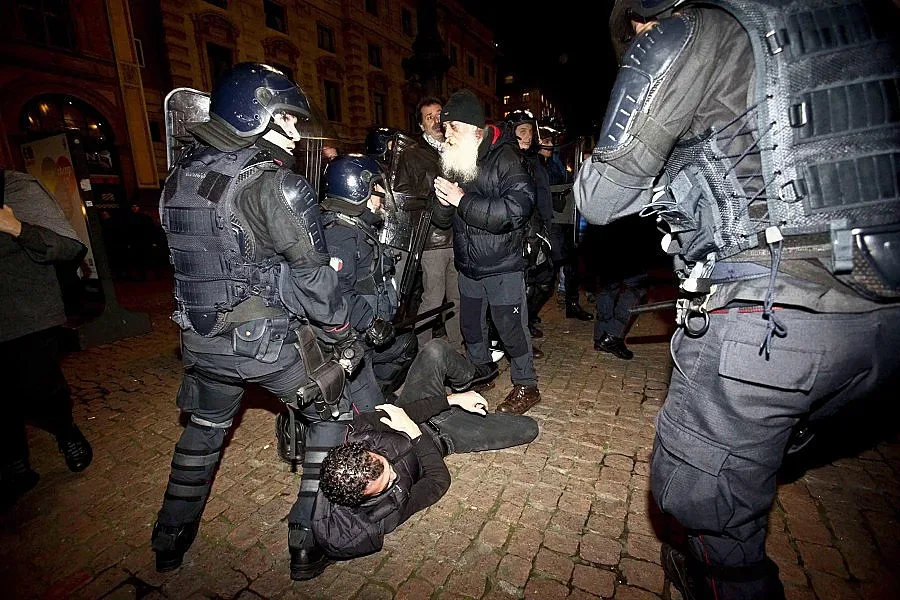 Протести и сблъсъци пред Миланската скала