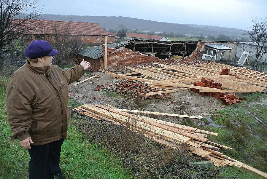 Навес смаза работник