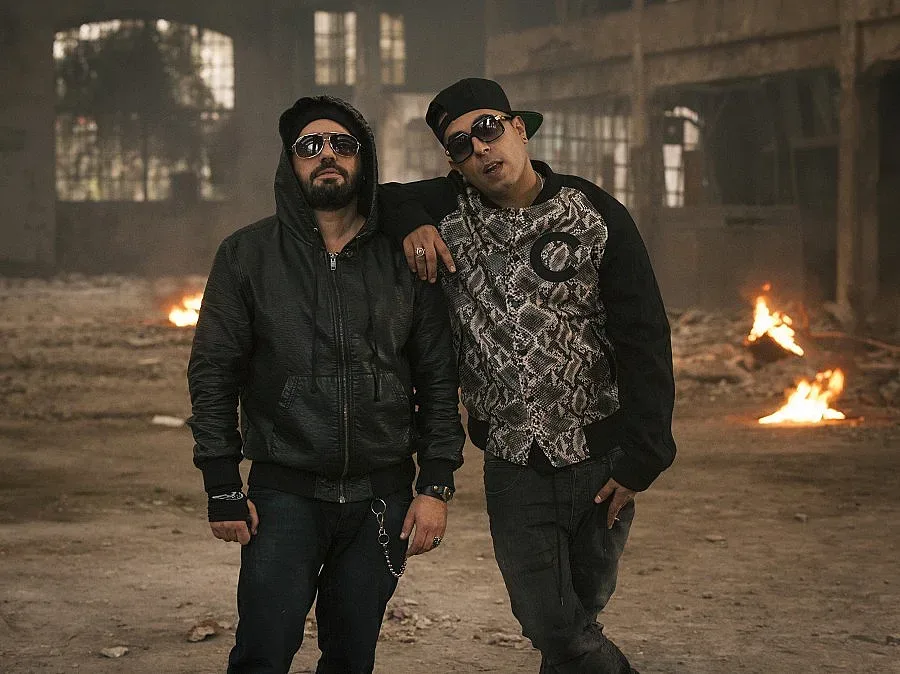 Дичо и 100 Кила взривиха мерцедес