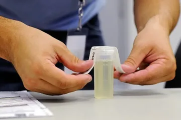 Кмет иска тест за дрога за политици