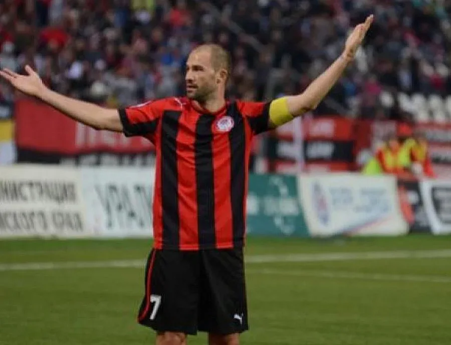 Нашите в "Амкар" без пари от юли