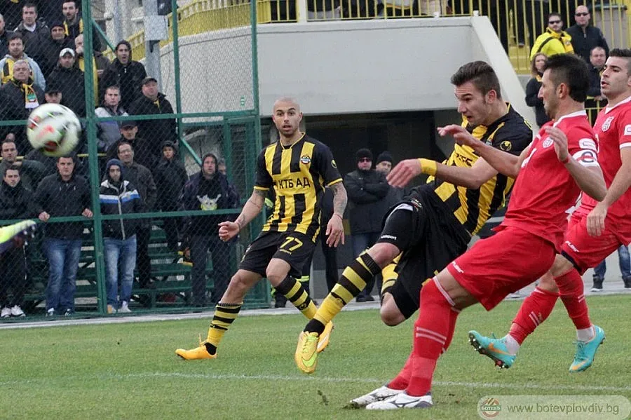 Ботев Пд надигна глава след успех над Хасково