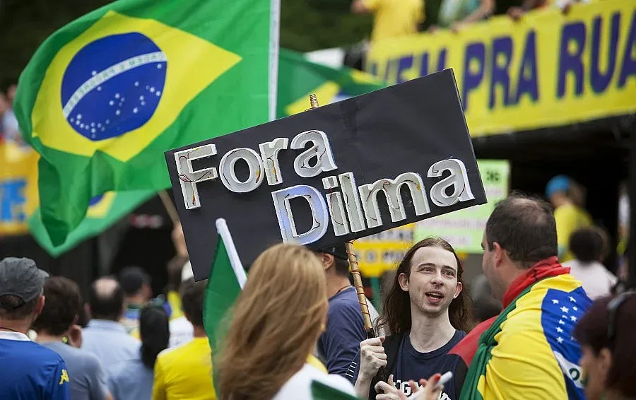 Хиляди протестираха срещу Дилма Русеф