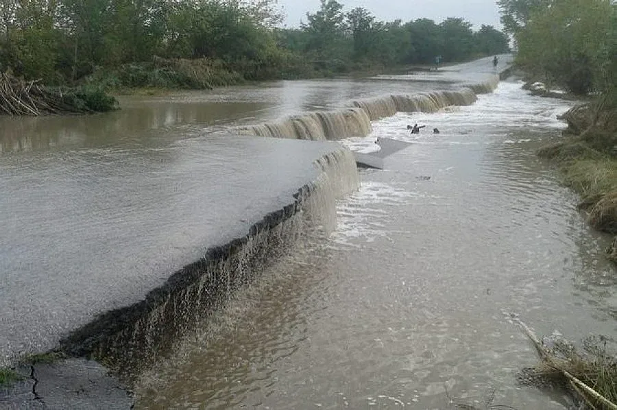 Ситуацията в Елхово остава критична
