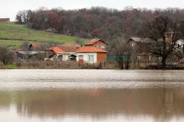 200 чакат сирени за бягство край Тунджа (ОБЗОР)