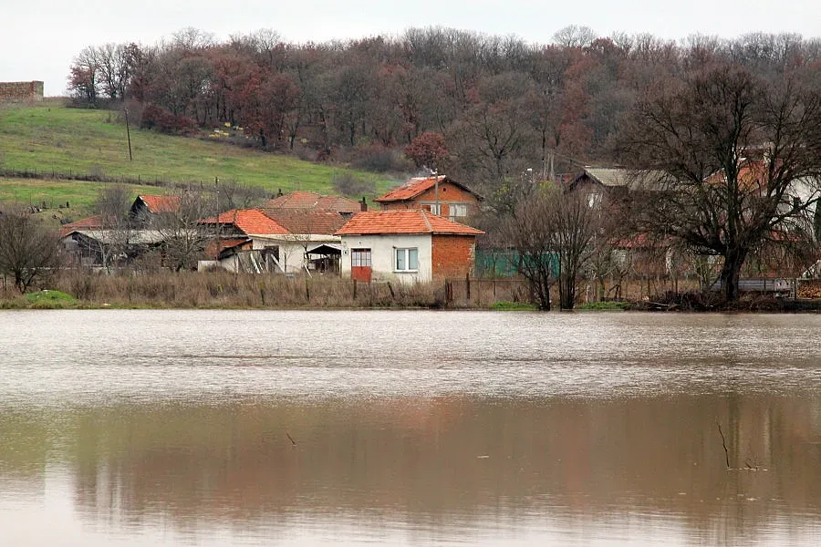 200 чакат сирени за бягство край Тунджа (ОБЗОР)