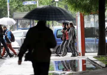 Времето остава без промяна - облачно и дъждовно