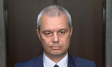 Костадинов видя кабинет с "Възраждане". Засега го пази в тайна