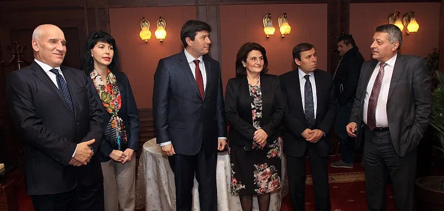 Банкери празнуваха Никулден