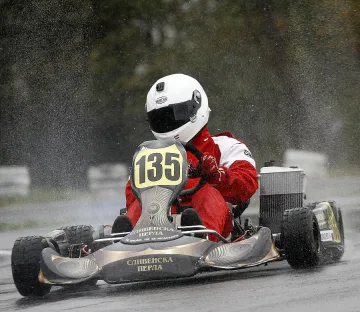Момче от Сливен е новата надежда в картинга