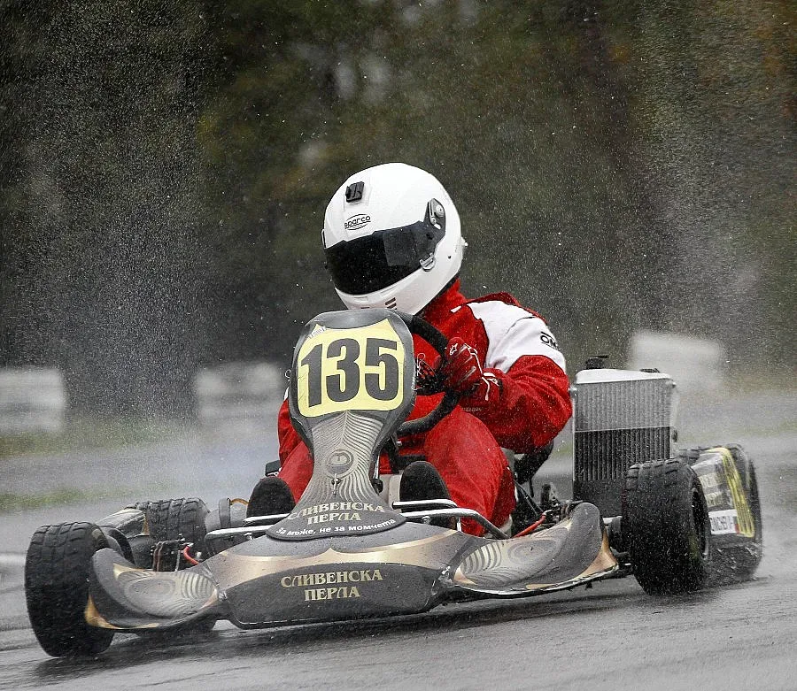 Момче от Сливен е новата надежда в картинга