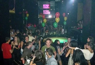 Полицаи следят студенти на 8.12