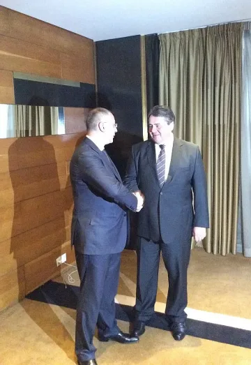 Сергей с подкрепа за Шенген от Германия