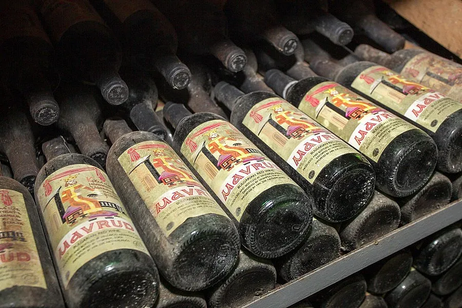 Виното на Старосел слива божествено и земно