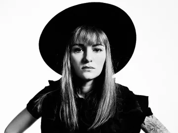 Пъпът на Рут Колева - хвърлен в Рим