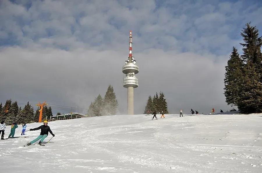 Близо 3 000 студенти ще празнуват 8 декември в Смолянско