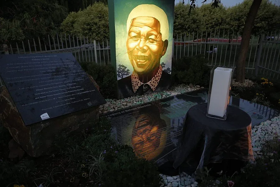 Една година от смъртта на великия Нелсън Мандела