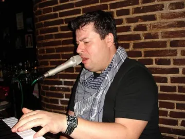 Откриха пианиста Веселин Мостров с прерязани вени