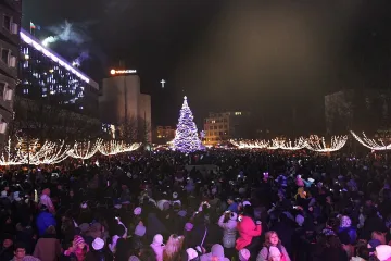 С шествие палят коледните светлини в Благоевград