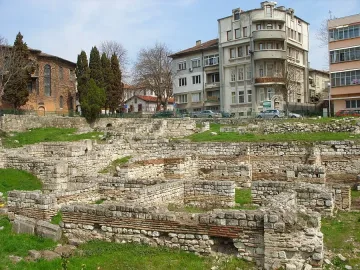 Антични възстановки на сцената на Малки римски терми