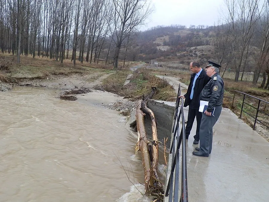 Частично отнесени пътища в кърджалийско