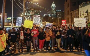 Многохиляден протест в Ню Йорк за убийството на чернокож от полицай