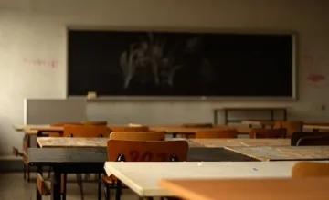 Проверяват помощно школо за изгонено дете