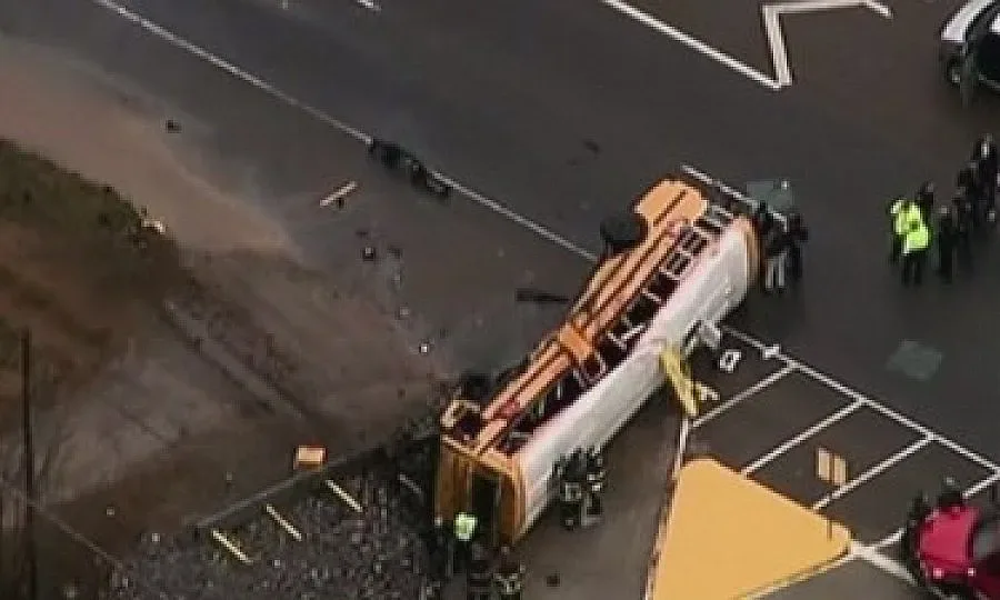 Катастрофа между два автобуса в САЩ взе жертви